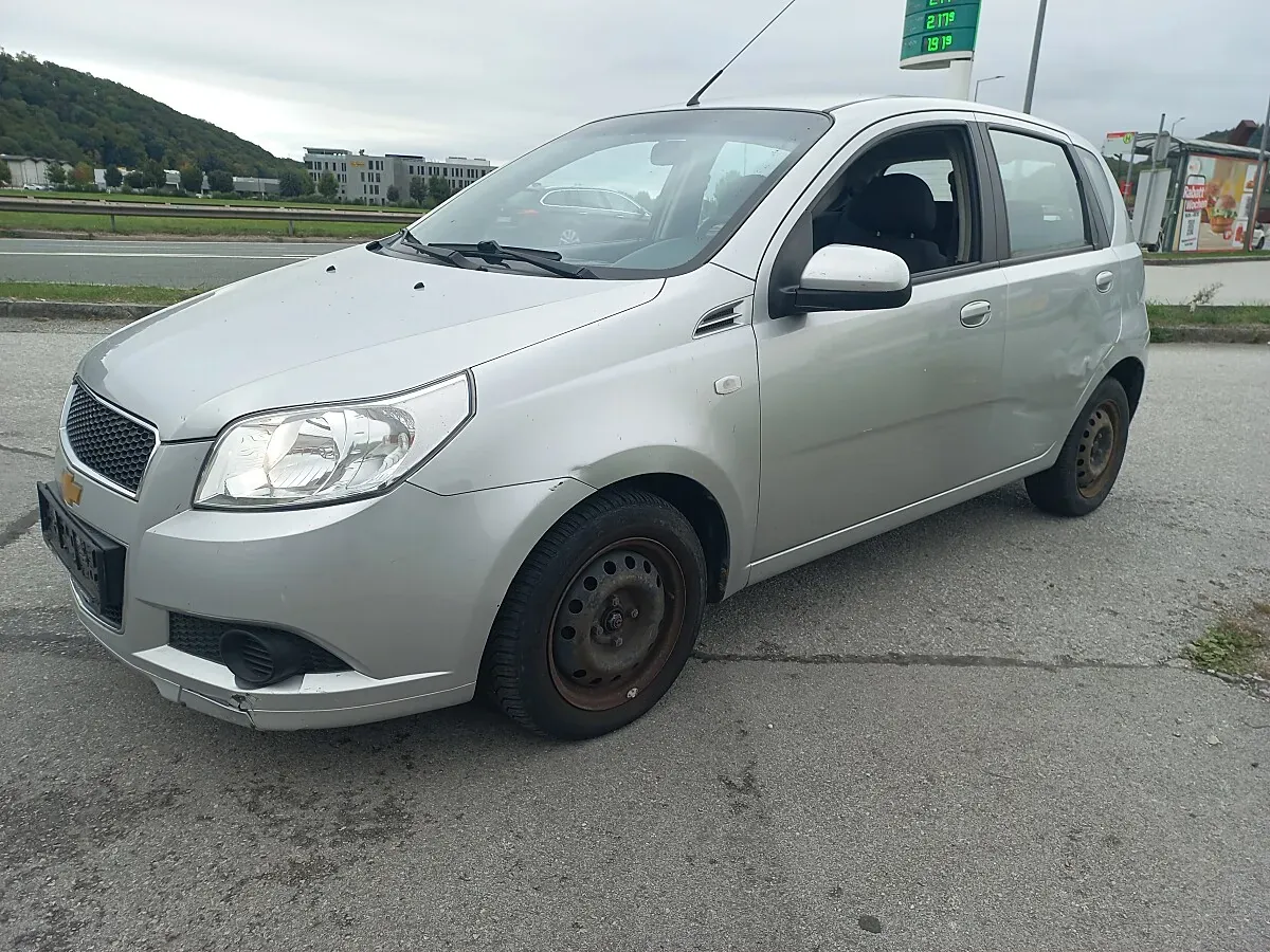 Chevrolet Aveo 2010 photo 3