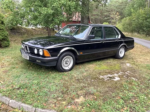 BMW 728I