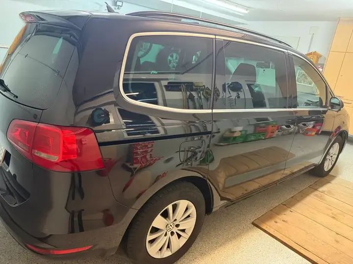 Volkswagen Sharan 2011 photo 3