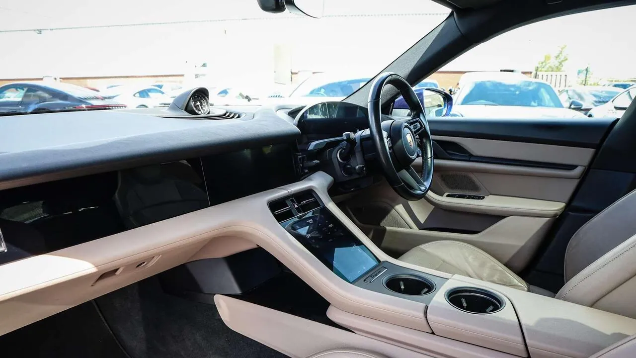 Porsche Taycan 2021 photo 5