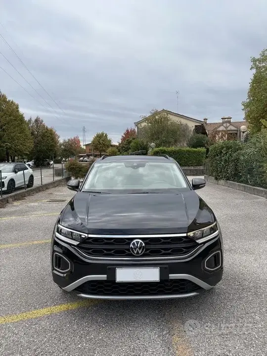 Volkswagen T-Roc 2022 photo 2