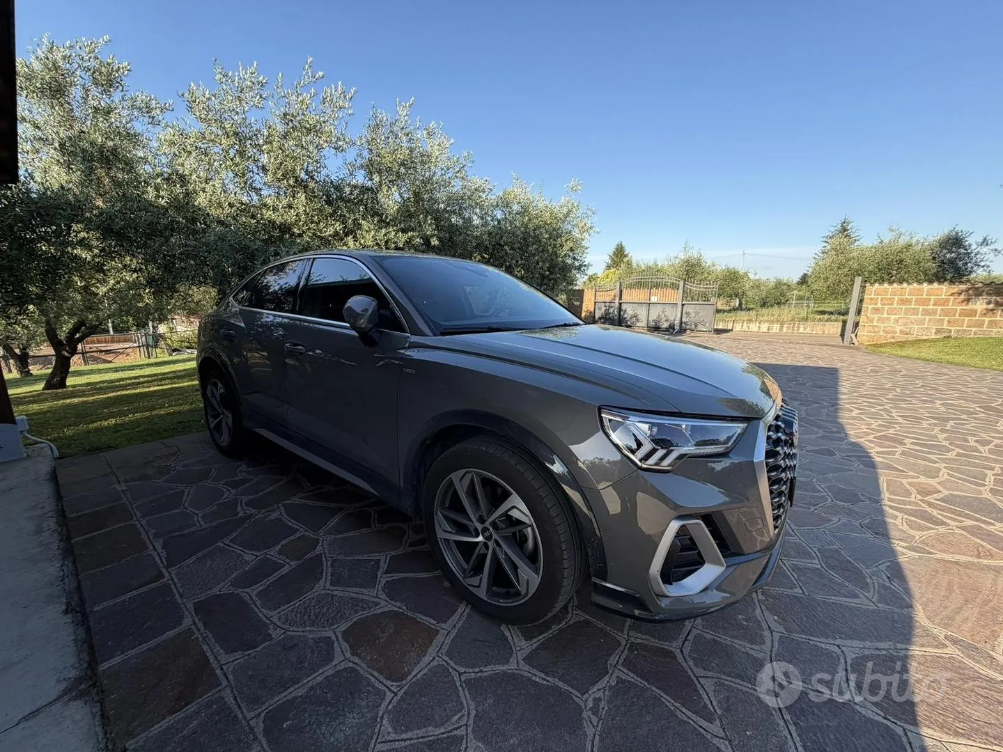 Audi Q3 2022 photo 2