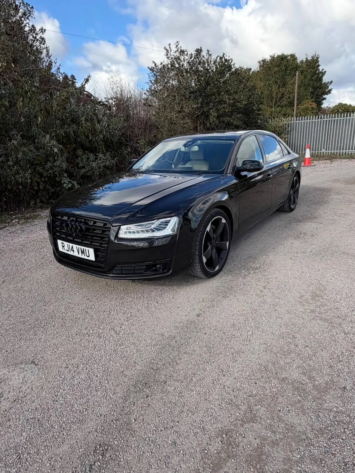 Audi A8 2014 photo 3