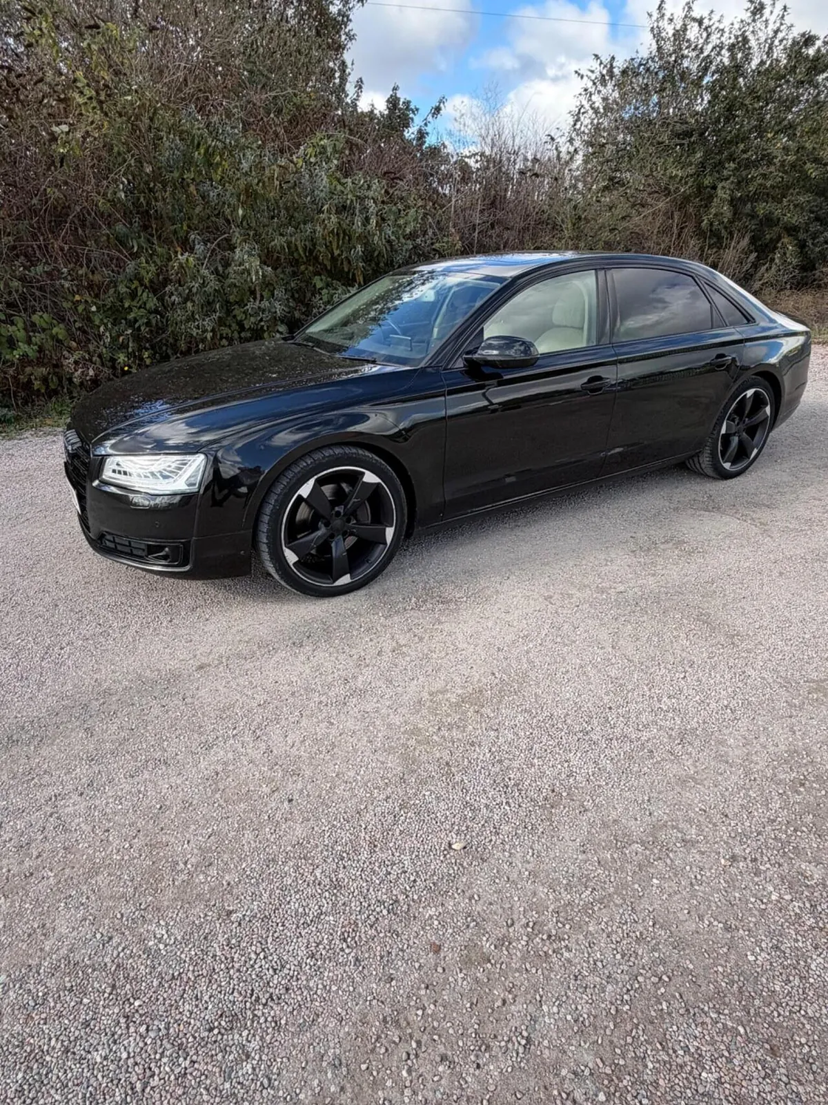 Audi A8 2014 photo 4