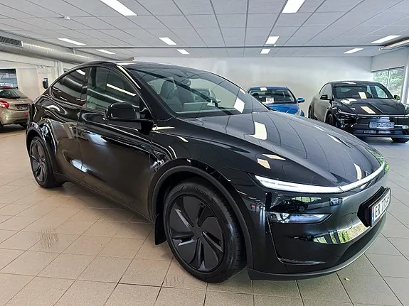 Tesla Model Y 2026 photo 3