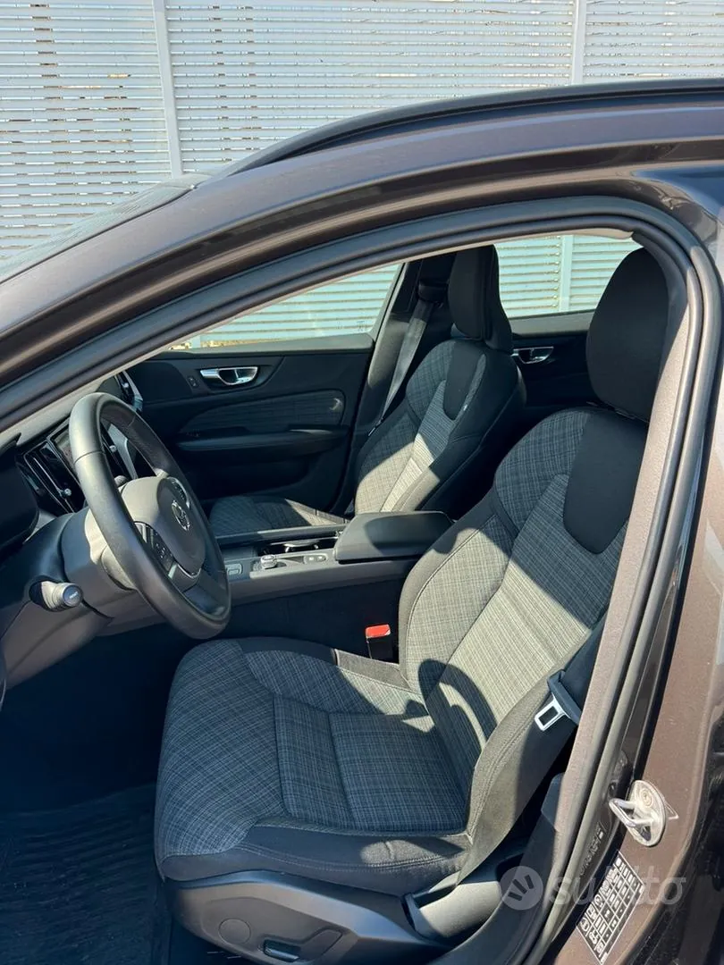 Volvo V60 2022 photo 5