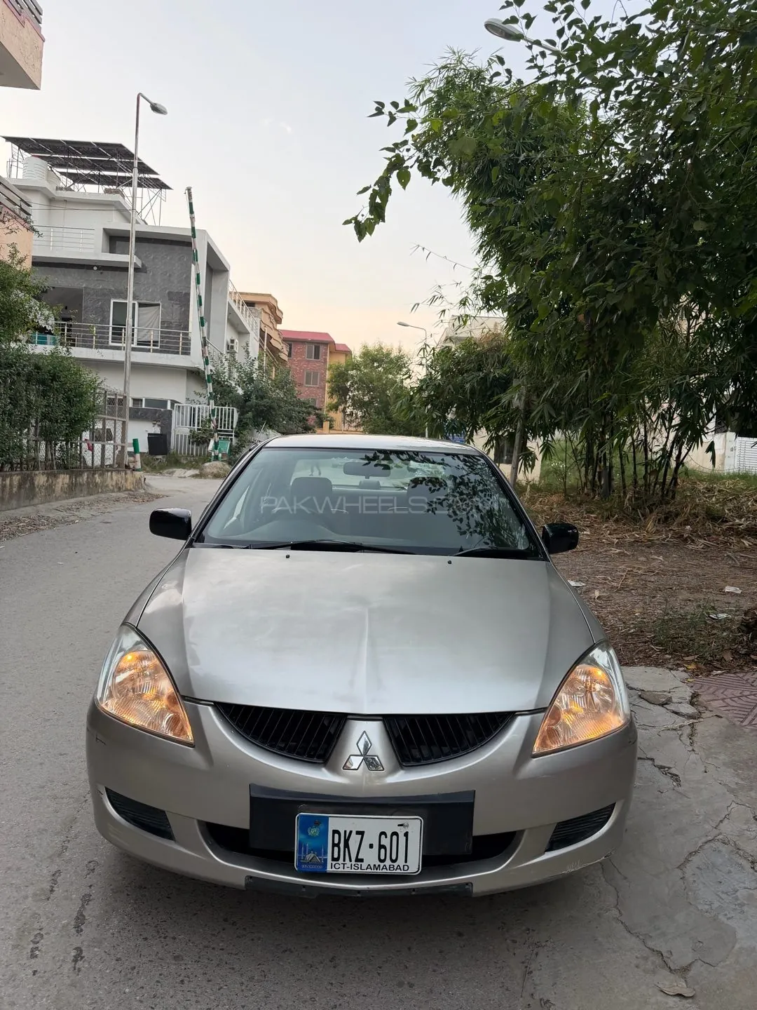 Mitsubishi Lancer