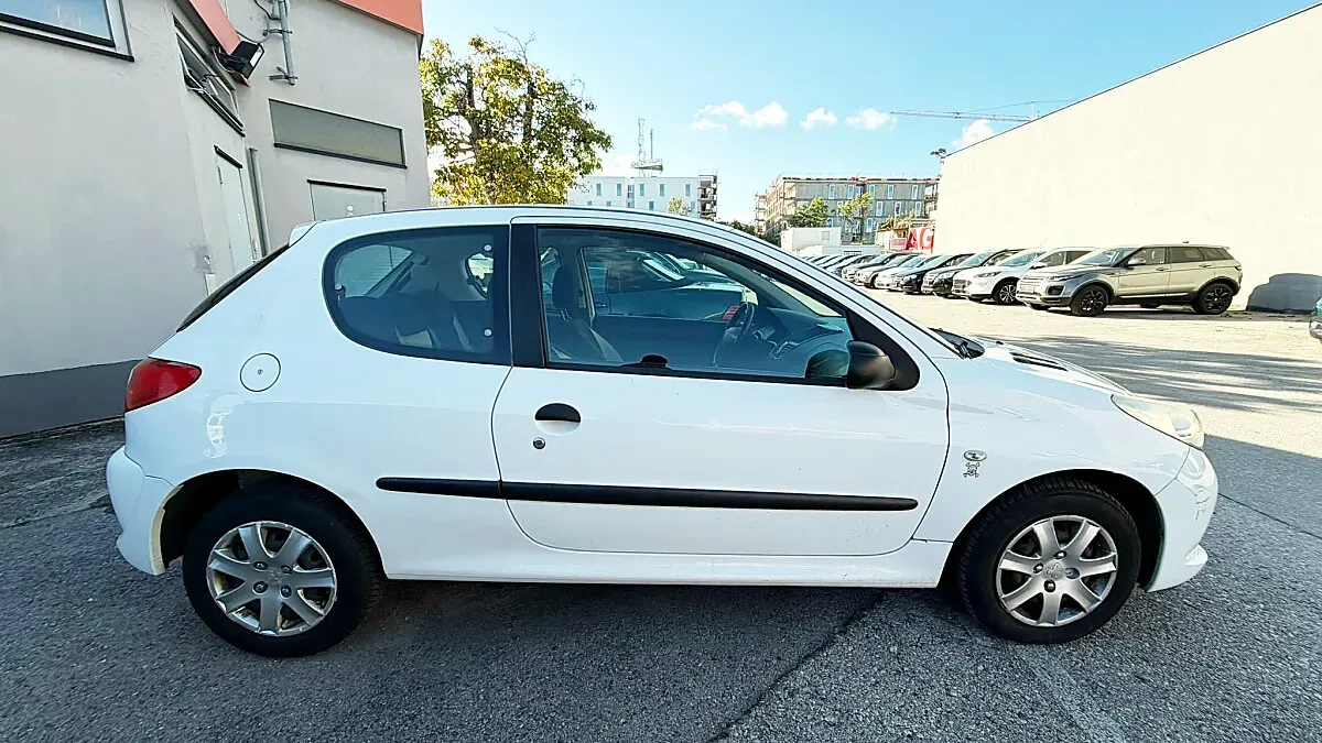Peugeot 206 2010 photo 2