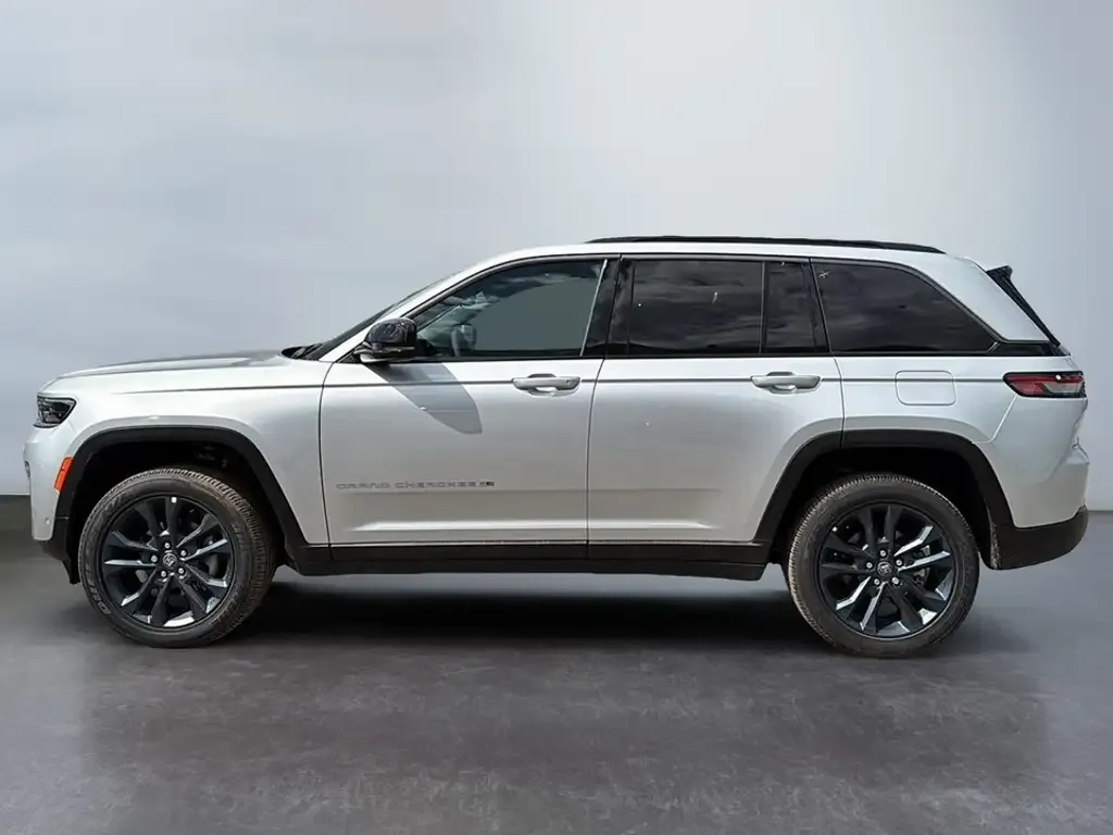 Jeep Grand Cherokee 2026 photo 3