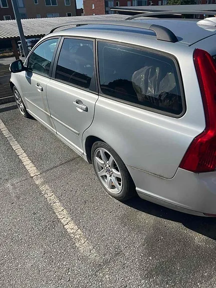 Volvo V50 2010 photo 2