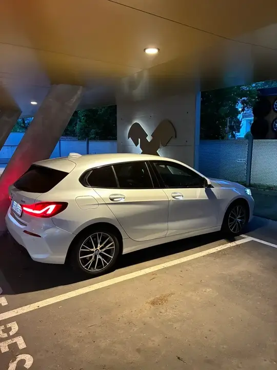 BMW 1 Series 2019 photo 2