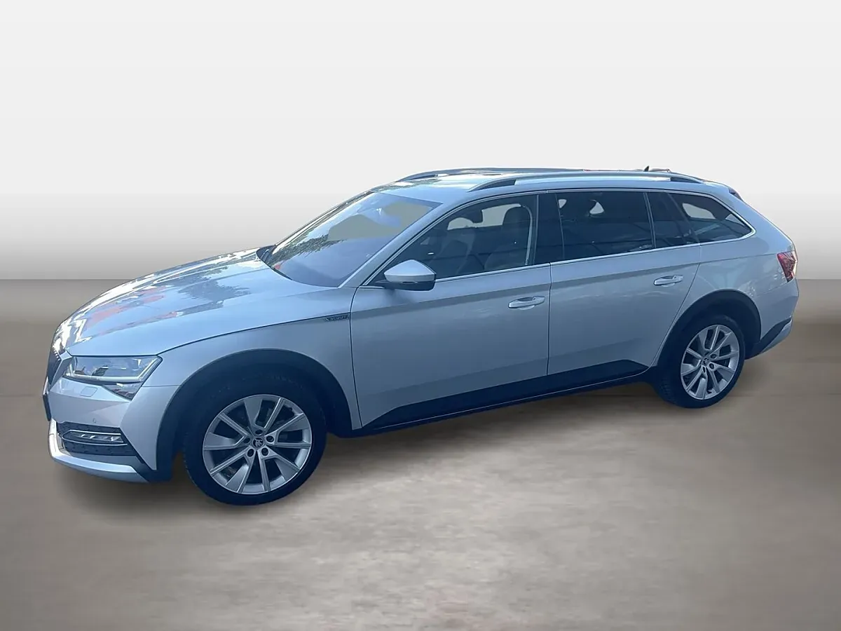 Skoda Superb 2023 photo 2