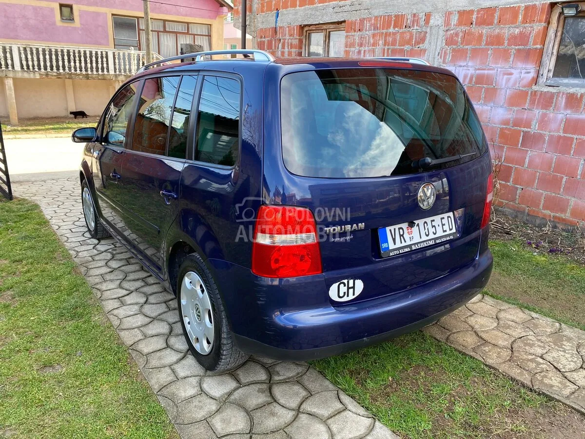 Volkswagen Touran 2004 photo 2