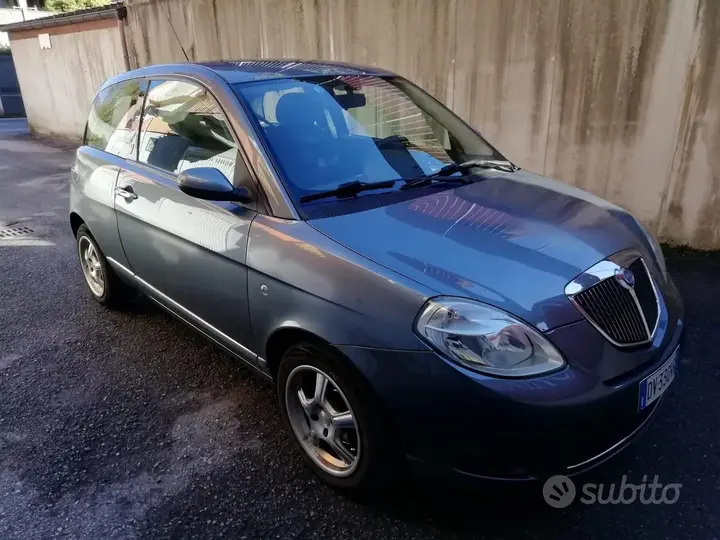 Lancia Ypsilon