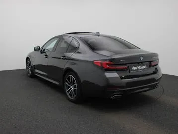 BMW 5 Series 2022 photo 2