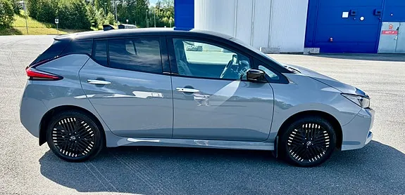 Nissan Leaf 2023 photo 2
