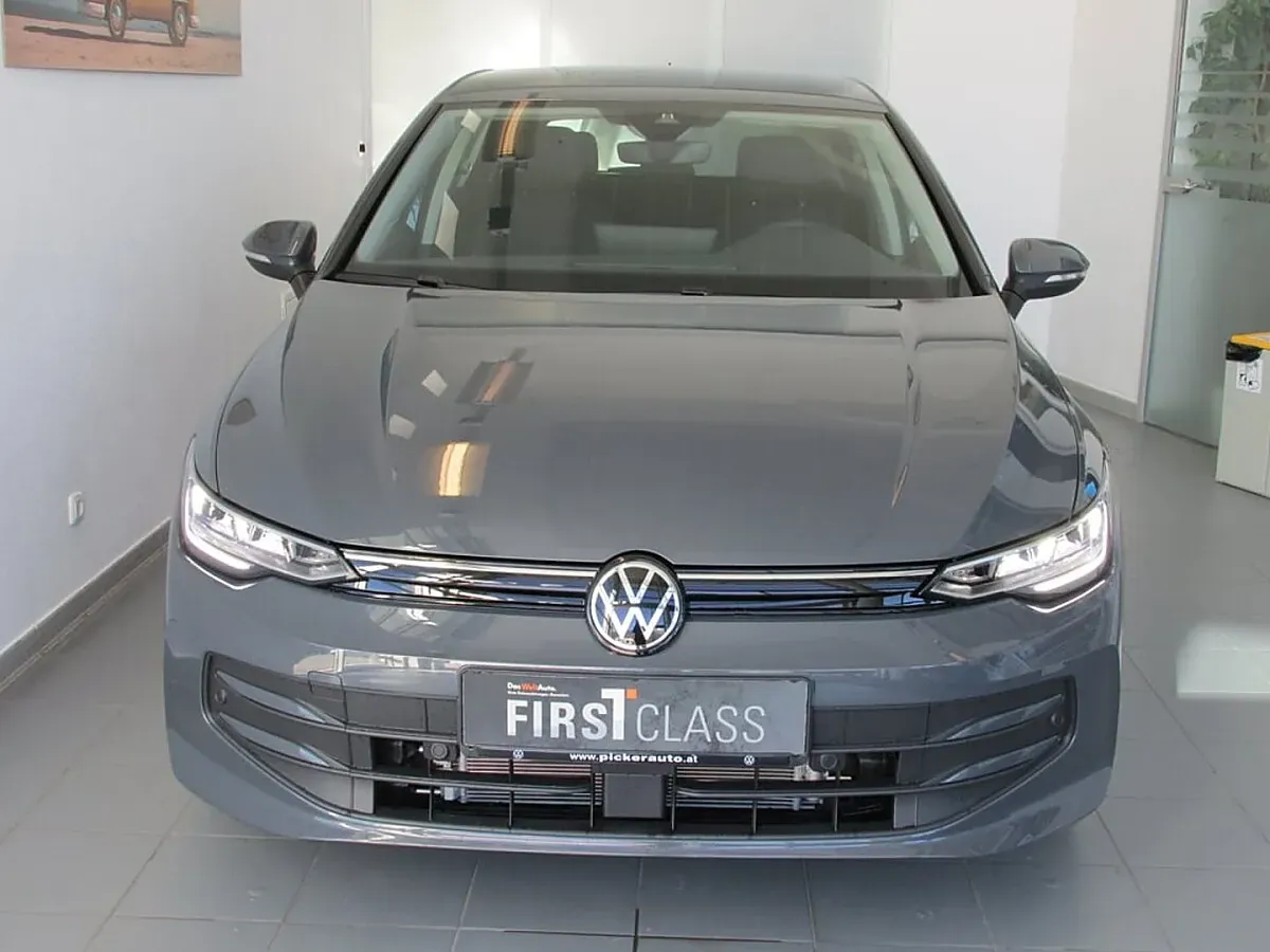 Volkswagen Golf 2026 photo 2