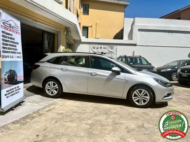 Opel Astra 2017 photo 2