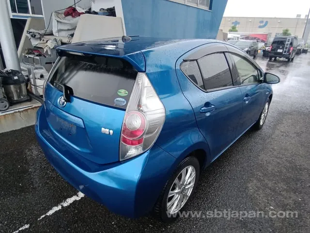 Toyota Aqua S 2014 photo 4