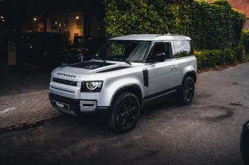 Land Rover Defender 2021 photo 3