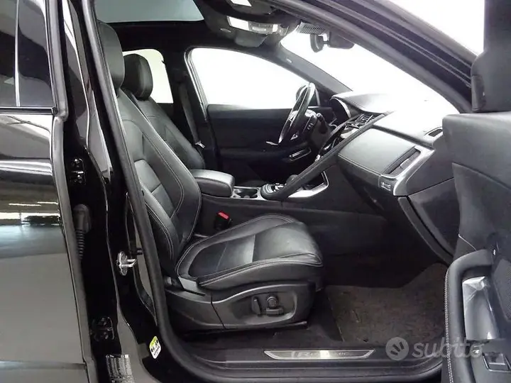 Jaguar E-Pace 2022 photo 3
