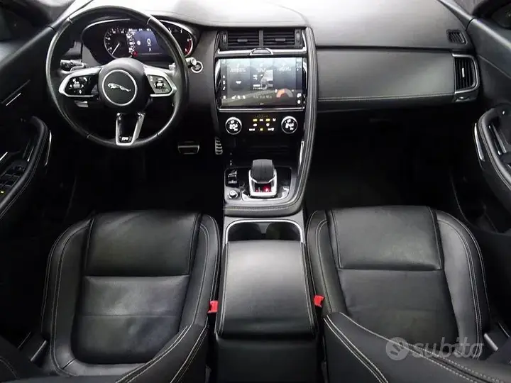 Jaguar E-Pace 2022 photo 4