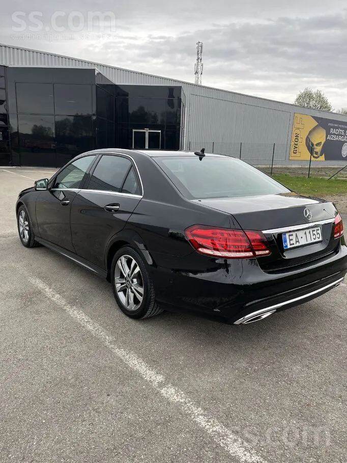 Mercedes-Benz E220 2014 photo 3