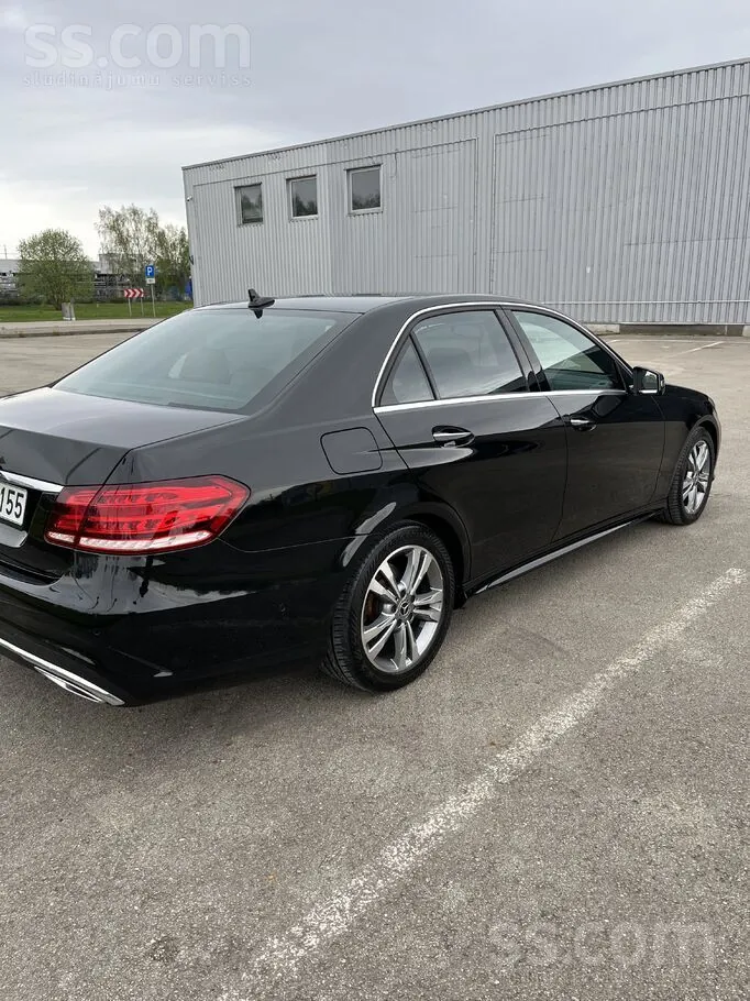 Mercedes-Benz E220 2014 photo 4