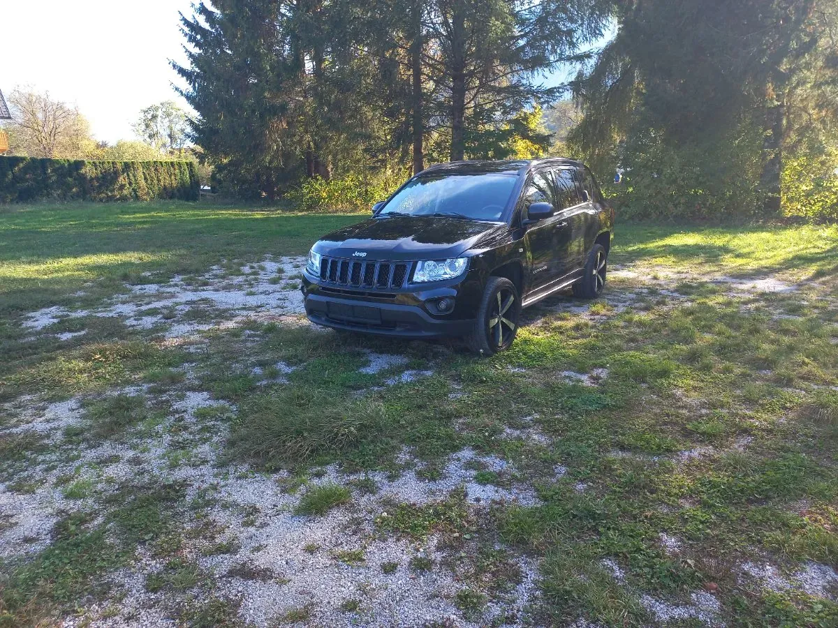 Jeep Compass 2012 photo 2
