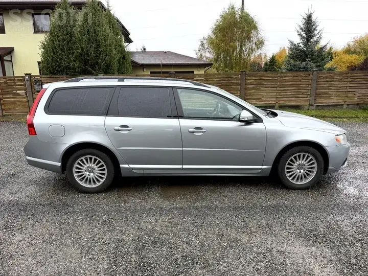 Volvo V70 2009 photo 4
