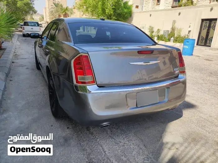 Chrysler 300 2012 photo 4