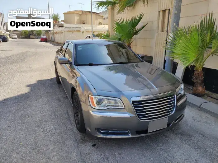 Chrysler 300 2012 photo 3