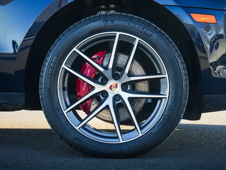 Porsche Macan 2023 photo 2