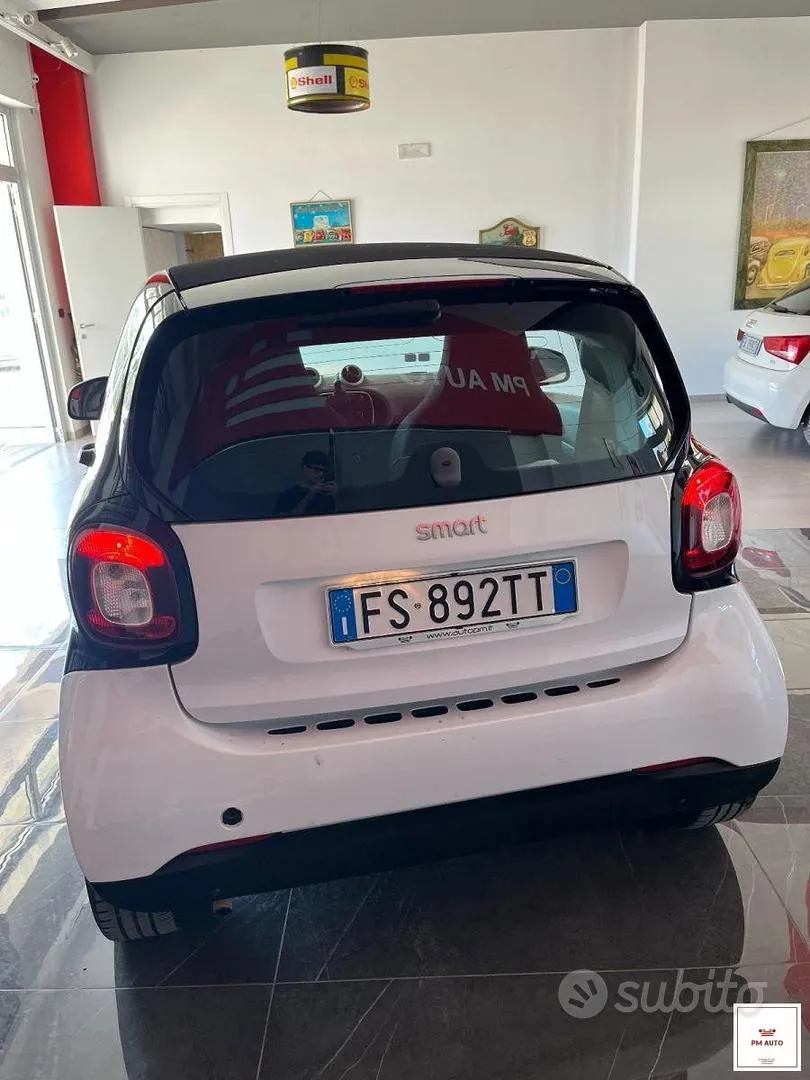 Smart Fortwo 2018 photo 2