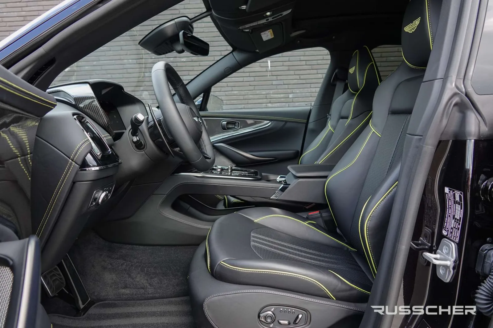 Aston Martin Dbx 2025 photo 5