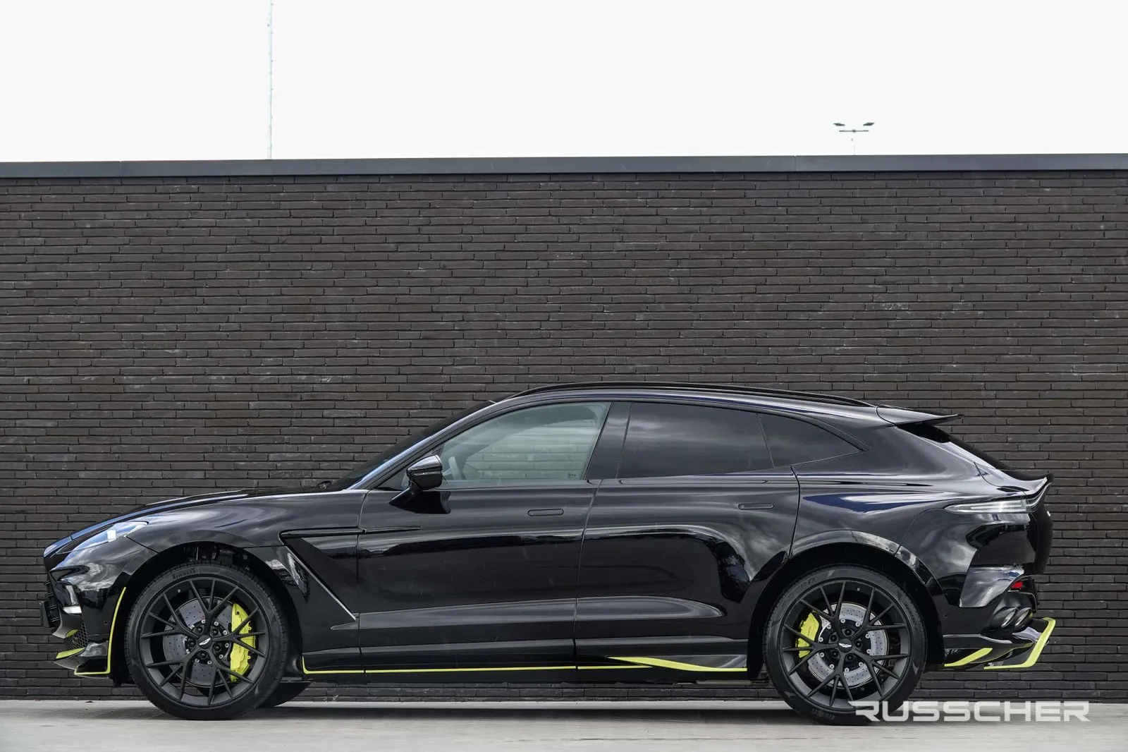 Aston Martin Dbx 2025 photo 4