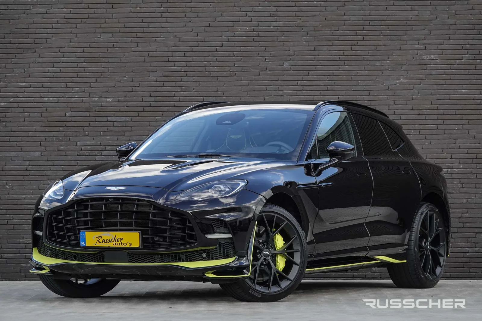 Aston Martin Dbx