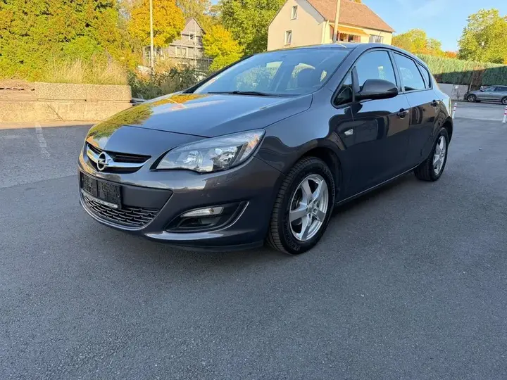 Opel Astra J