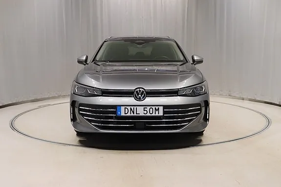 Volkswagen Passat 2025 photo 2