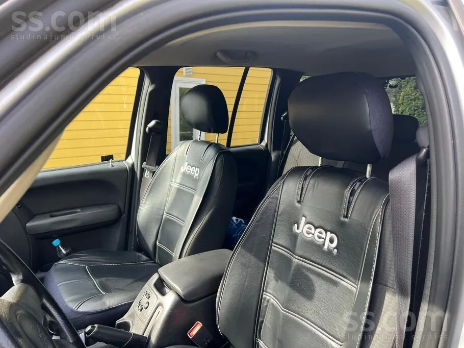 Jeep Cherokee 2004 photo 5