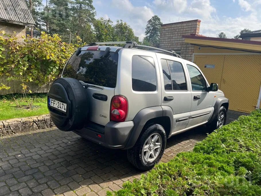 Jeep Cherokee 2004 photo 4