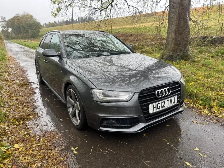 Audi A4 Avant 2012 photo 2