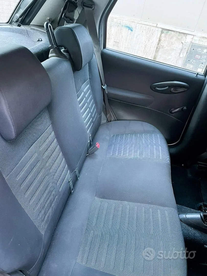 Fiat Punto 2010 photo 3