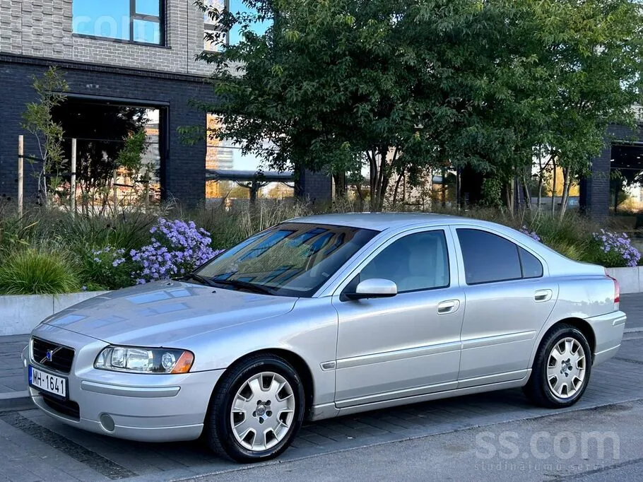 Volvo S60 2004 photo 2