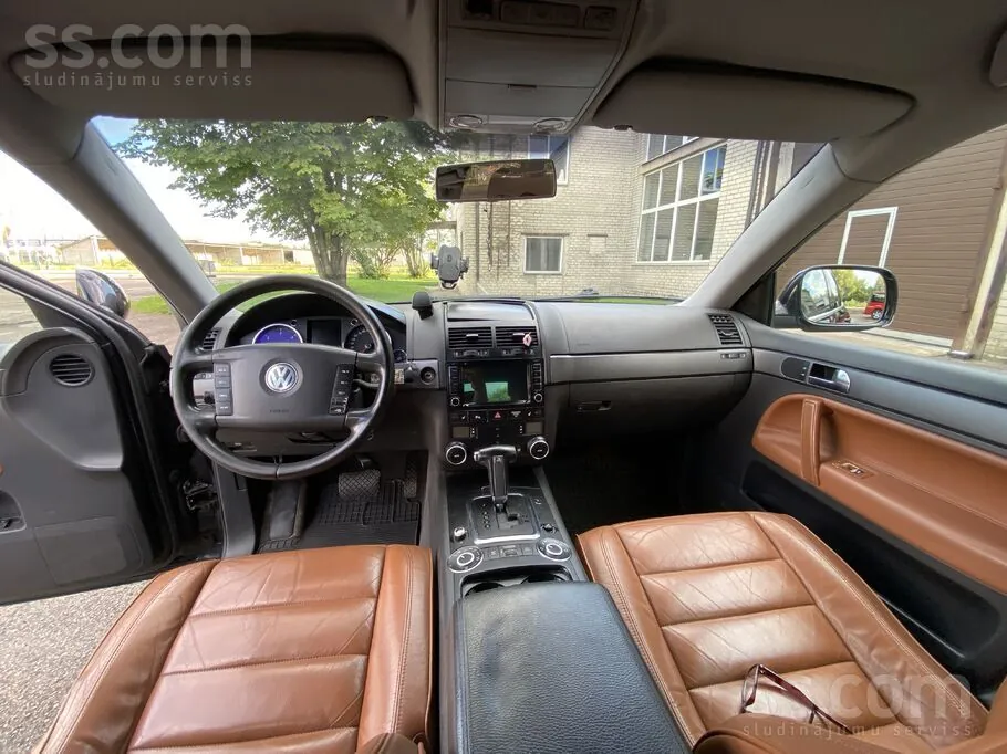 Volkswagen Touareg 2004 photo 2