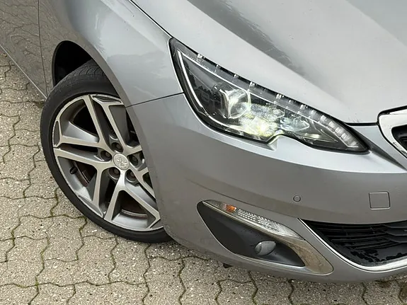 Peugeot 308 2014 photo 2