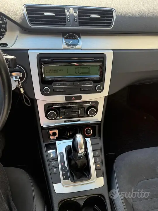 Volkswagen Passat 2011 photo 5