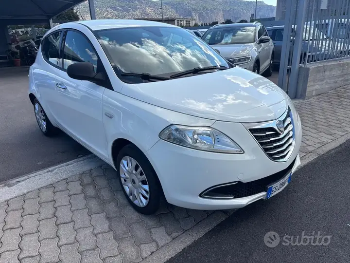 Lancia Ypsilon 2013 photo 4