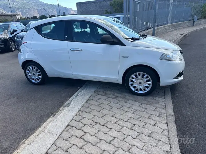 Lancia Ypsilon 2013 photo 5