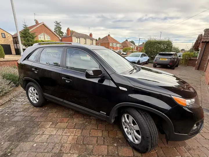 Kia Sorento 2011 photo 2